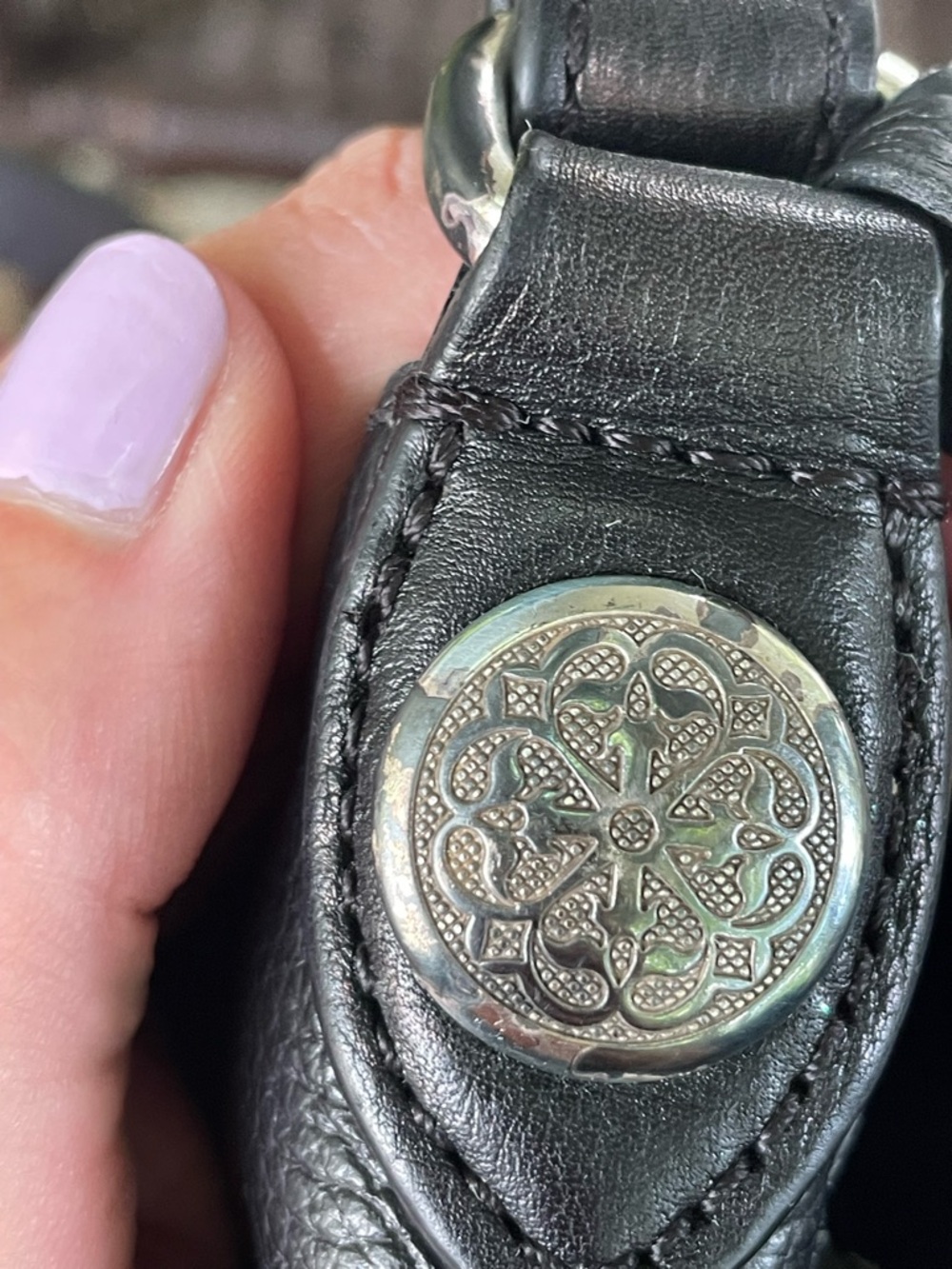 BRIGHTON FERRARA BLACK MEDALLION MAGNETIC CLOSE HIDDEN ORGANIZER CROSSBODY - Picture 10 of 15